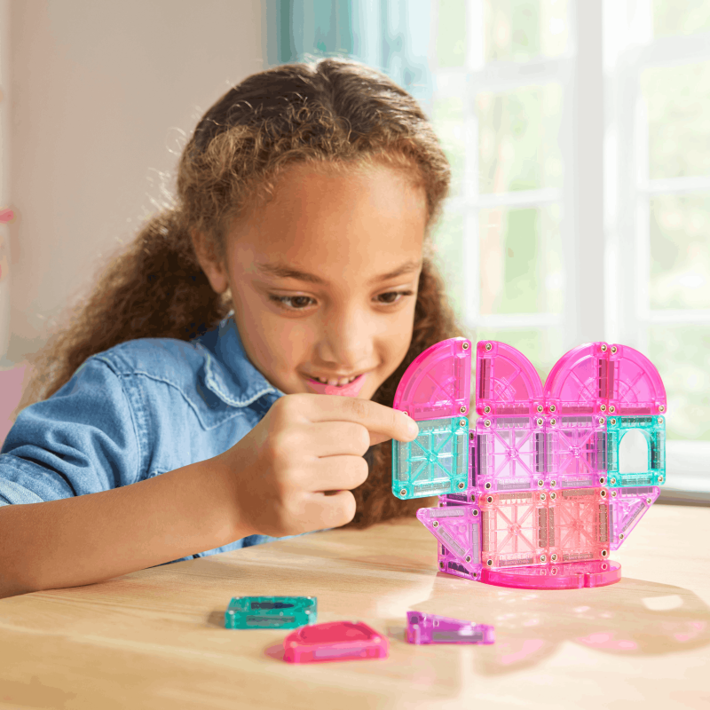 Micro Mags Travel Winter Heart to Heart 26pc - Magna-Tiles
