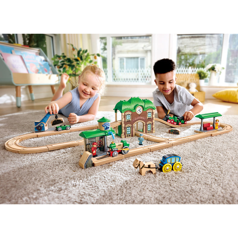 Wooden Retro Train &amp; Station Set - Hape