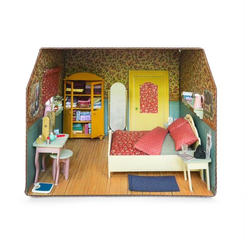 Cardboard Master Bedroom - Sam and Julia