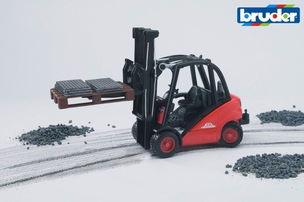 Linde Fork Lift H30D w/ 2 Pallets 1:16 - Bruder