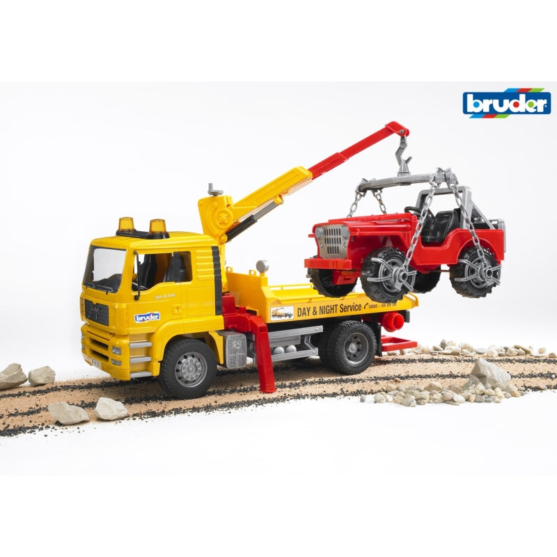 MAN TGA Breakdown Truck with Vehicle 1:16 - Bruder