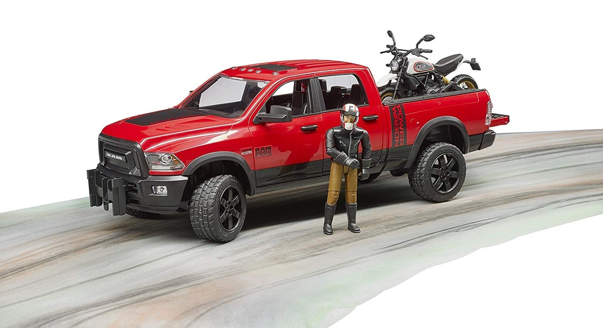 RAM 2500 Power Wagon w/Scrambler Ducati 1:16 - Bruder