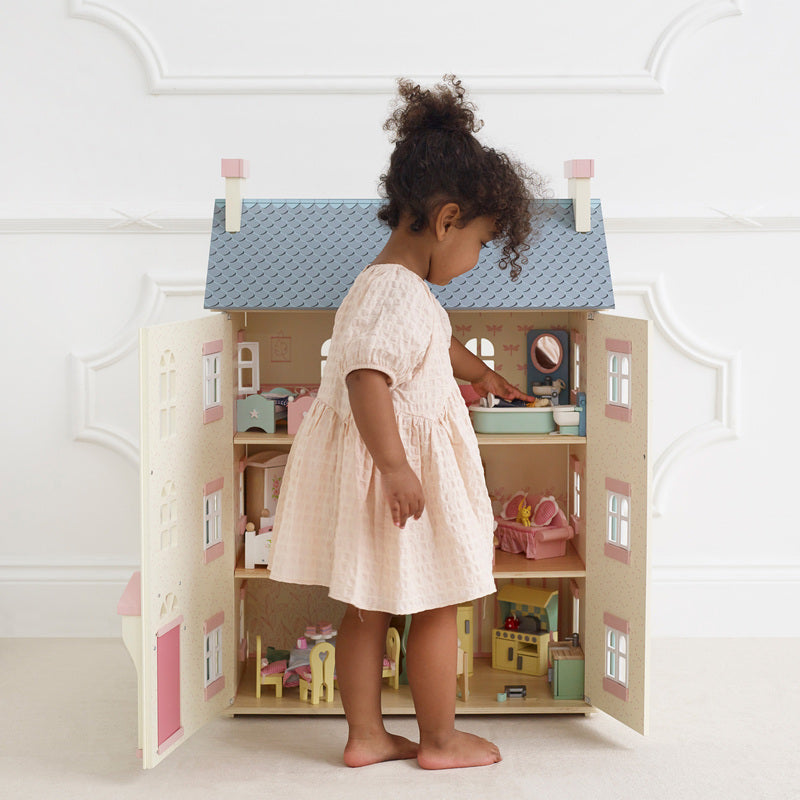 Daisy Lane Cherry Tree Hall Doll House - Le Toy Van